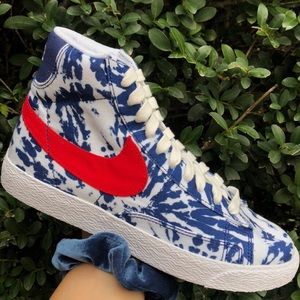 Nike Tie Dye Blazers 🤍💙
